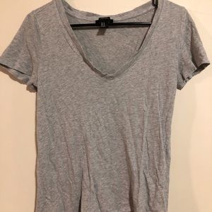 🍒🍒 3/$20🍒🍒 Forever 21 V Neck Tee
